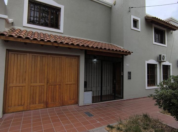 Casa · 115m² · 5 Ambientes · 1 Cochera