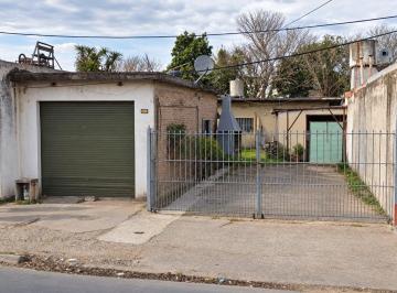 Casa · 150m² · 3 Ambientes · 2 Cocheras · Venta Casa a Refaccionar + Local + Galpon R. Calzada