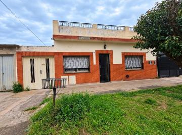 Casa · 150m² · 5 Ambientes · 1 Cochera · En Venta 2 Propiedades en un Mismo Lote de 3 Ambientes Cada Una de Ellas F: 11290