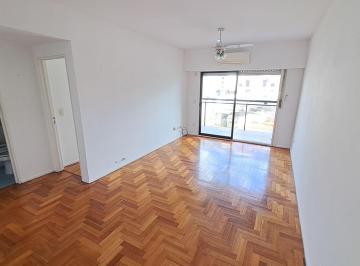 Departamento · 50m² · 2 Ambientes · Alquiler Amplio 2 Amb C/balcon - Avellaneda Centro