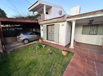Casa de 9 ambientes, Córdoba · Vendo Casa 4 Dormi 3 Baños Garage Patio y Asador en B 20 de Junio