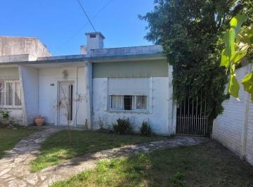 Casa · 156m² · 3 Ambientes · 1 Cochera · Venta de Casa 3 Ambientes Apta Credito