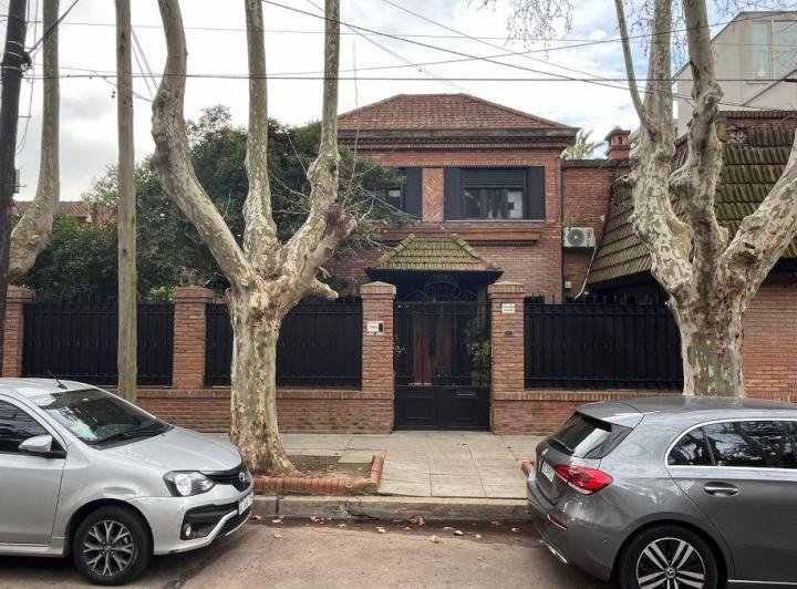 Casa · 420m² · 10 Ambientes · 4 Cocheras
