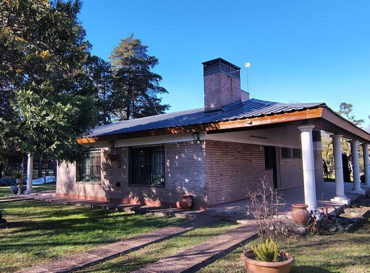 Casa · 285m² · 8 Ambientes · 2 Cocheras