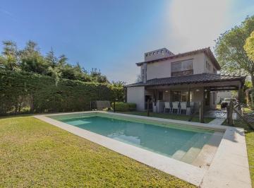 Casa · 158m² · 4 Ambientes · 1 Cochera · Casa en Venta en Moreno, G. B. a. Zona Oeste, Argentina