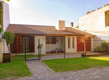 Casa · 150m² · 4 Ambientes · 1 Cochera · Venta Casa 4 Ambientes Excelente Estado