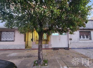 Casa · 119m² · 5 Ambientes · 2 Cocheras · Venta Casa 5 Ambientes con Cochera en Wilde
