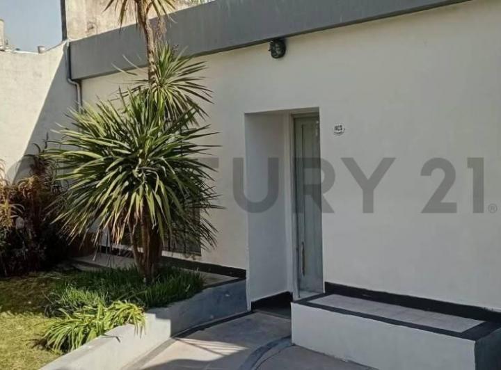 Casa · 80m² · 4 Ambientes · 2 Cocheras