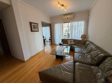 Departamento de 4 ambientes, Villa Pueyrredón · Impecable Semipiso 4 Ambientes con Cochera, Patio, Gran Balcón Al Frente