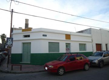 Foto · Alberdi Casa de 3 Dorm., Gje + Salón 30 m² + Dpto P. A. 1 Dor