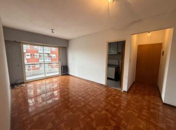 Departamento de 3 ambientes, Avellaneda · Alquiler 3 Ambientes en Sarandi - Complejo con Seguridad 24hs