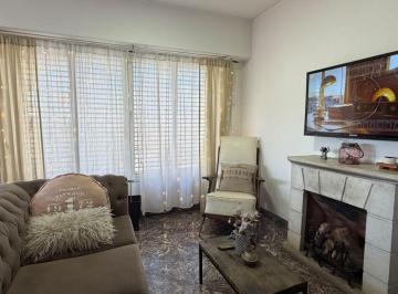 PH · 227m² · 4 Ambientes · PH en Venta 4 Amb + Quincho Valentin Alsina
