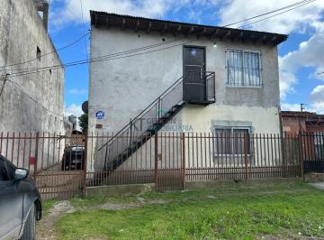 Casa · 98m² · 4 Ambientes · 1 Cochera · Venta Casa 4 Ambientes con Departamento Independiente Trujui Moreno