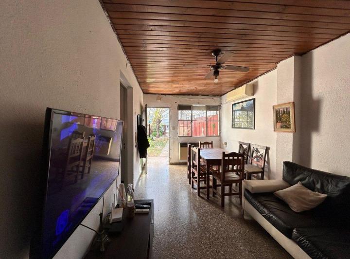 Casa · 100m² · 4 Ambientes · 2 Cocheras