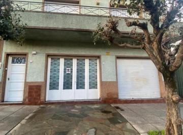 Casa · 1m² · 5 Ambientes · 2 Cocheras · Gran Casa con Local en Venta - Ciudad Madero