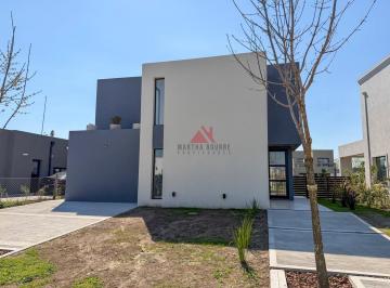 Casa · 185m² · 6 Ambientes · 1 Cochera · Casa en Venta en San Pablo, Pilar, G. B. a. Zona Norte