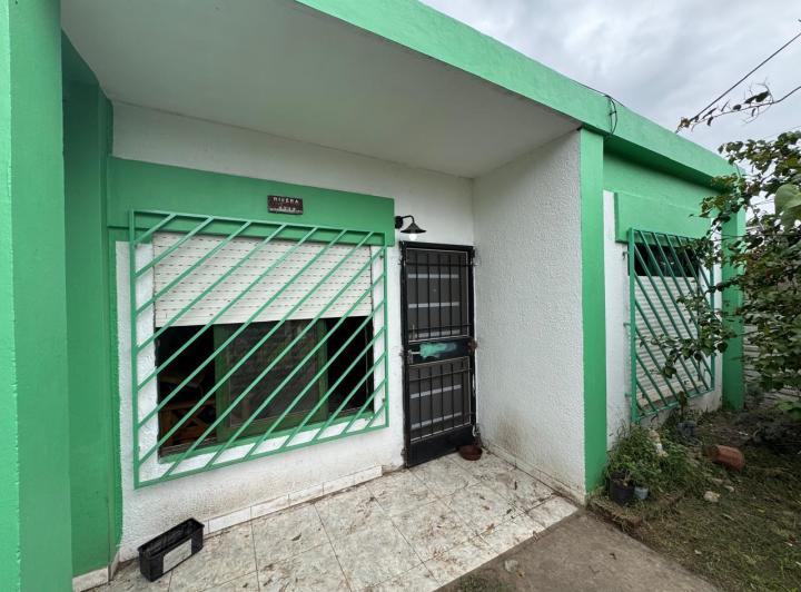 Casa · 100m² · 2 Dormitorios · 4 Cocheras