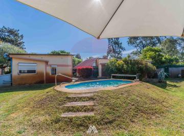 Casa · 83m² · 3 Ambientes · 2 Cocheras · Venta Casa Dos Dorm. Neptunia Sur Piscina