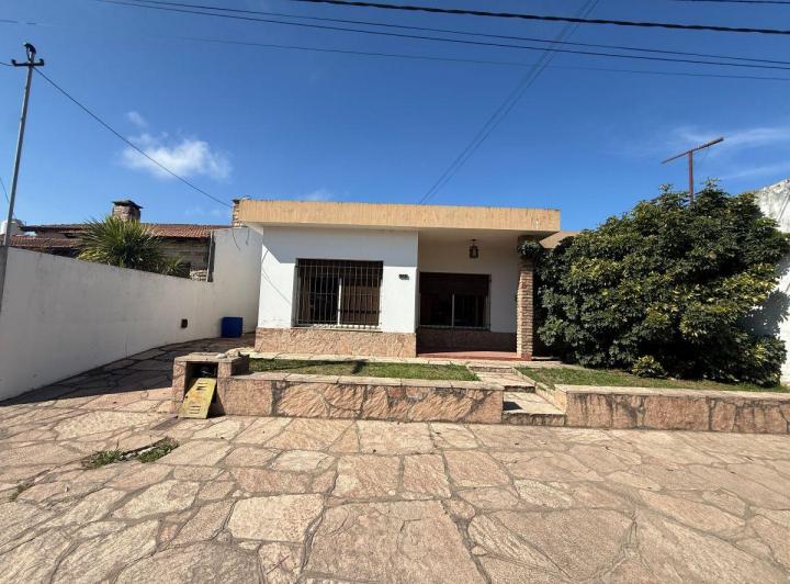 Casa · 130m² · 3 Ambientes · 1 Cochera