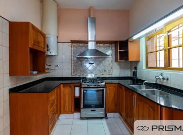 Casa de 6 ambientes, Córdoba · Casa - 3 Dorm. - B° A. T. e.