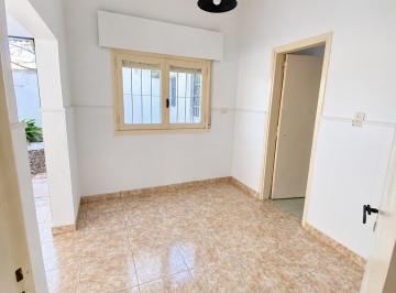 Casa 110m² Alquiler Centro · Casa en Alquiler en El Centro de Bahía Blanca – Recientemente Remodelada