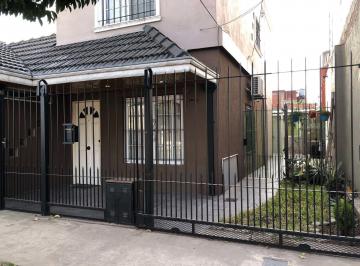 Casa · 120m² · 4 Ambientes · 3 Cocheras · Casa en Venta con Departamento o Quincho