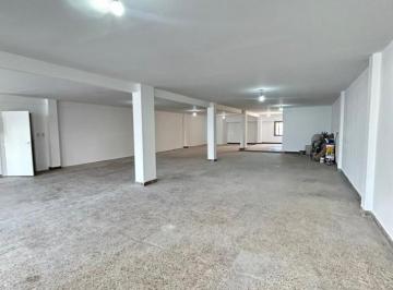 Local comercial · 200m² · 1 Ambiente · Av Luro 5954 - Local