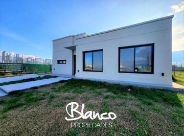 Casa · 151m² · 5 Ambientes · 2 Cocheras · Casa en Venta en San Sebastian, Área 9, Escobar, G. B. a. Zona Norte