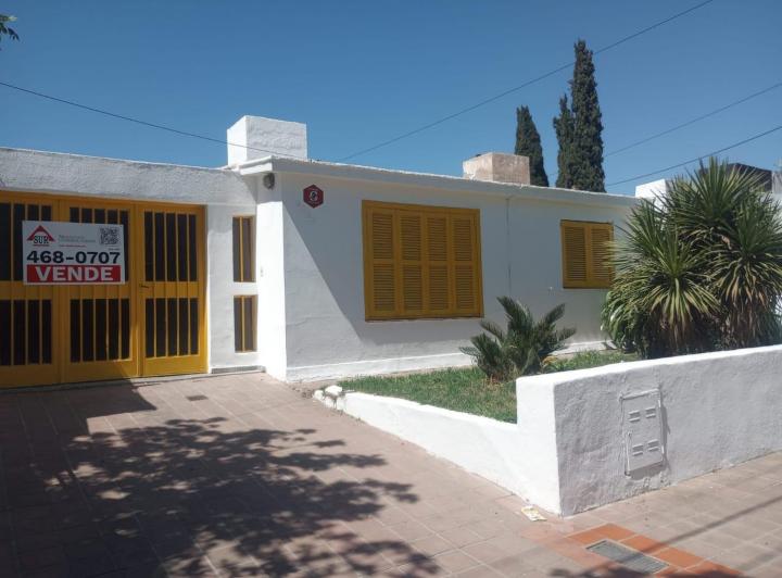Casa · 118m² · 2 Ambientes · 1 Cochera