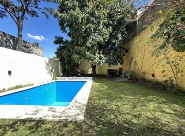 TPP-TPP-1287_2 · Casa con Jardín y Pileta en La Paternal 3 Dorm. en Suite 350 m² de Terreno