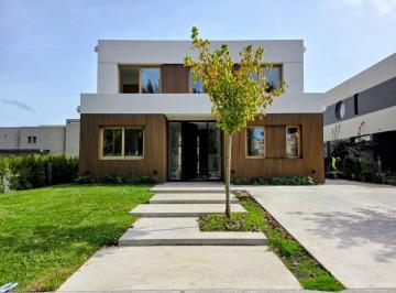 Casa de 7 ambientes, Tigre · Excelente Casa en Venta a Estrenar, Carpinchos, Nordelta