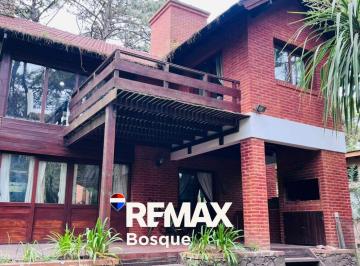 Casa · 140m² · 5 Ambientes · 1 Cochera · Casa 3 Dorm. en Venta en Mar de Las Pampas