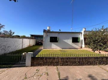 Casa · 70m² · 3 Ambientes · Venta/casa/2 Dorm./en Pesos.