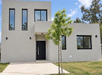 AMN-AMN-4160_2 · Casa en Venta en Santa Lucia - Pilar del Este