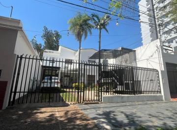 Casa · 180m² · 5 Dormitorios · 2 Cocheras · Casa 5 Dorm. Sobre José Hernández!