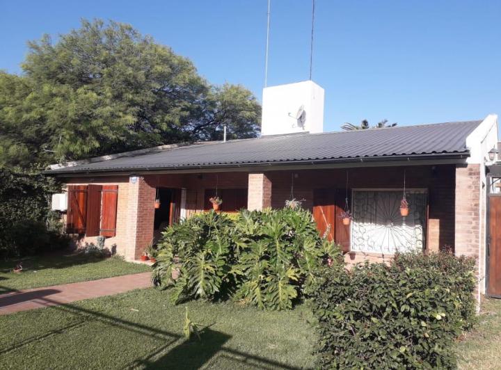 Casa · 240m² · 3 Dormitorios · 5 Cocheras
