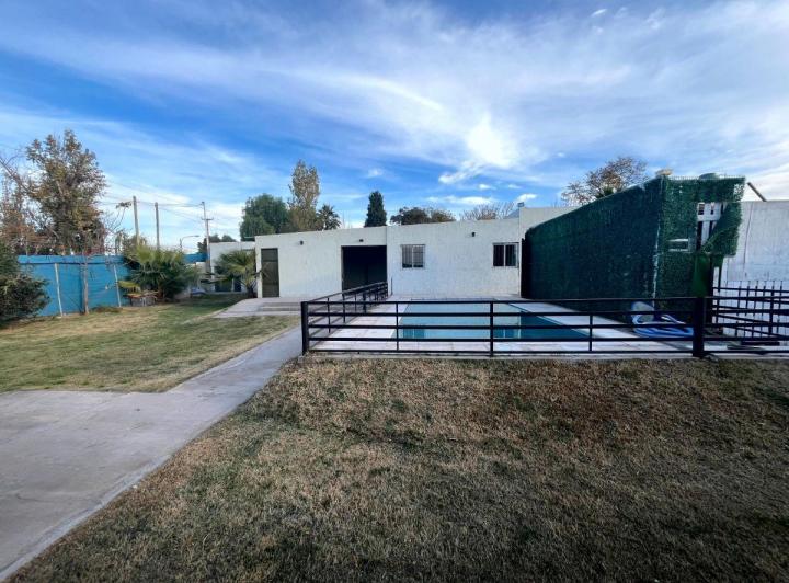 Casa · 145m² · 1 Ambiente · 2 Cocheras