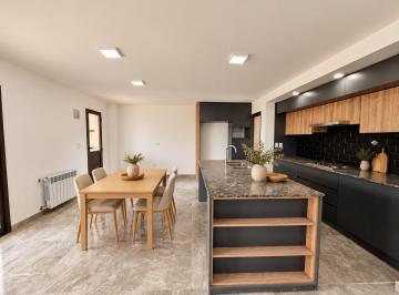 Casa · 204m² · 5 Ambientes · 3 Cocheras · Casa en Venta en Tejas 4, 3 Dorm. 3 Baños, a Estrenar
