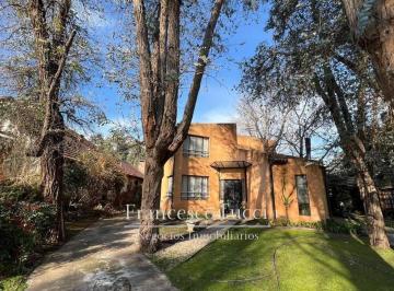 Casa · 186m² · 5 Ambientes · 2 Cocheras · Casa en Alquiler Temporario 5 Ambientes Las Praderas Luján