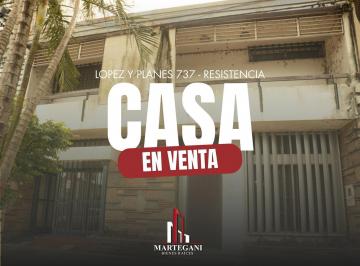 Casa · 300m² · 8 Ambientes · 1 Cochera · Casa en Resistencia