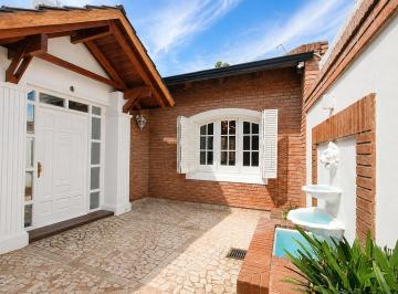 Casa · 263m² · 4 Ambientes · 2 Cocheras · Casa en Parque Chacabuco