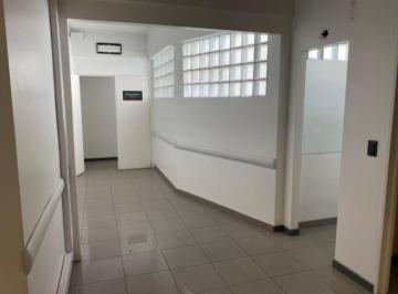 Oficina comercial · 134m² · 4 Ambientes · Alquiler Oficina/consultorios Piso Entero! Centro de Ramos Mejia!