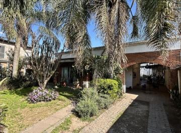 Casa · 110m² · 4 Ambientes · 5 Cocheras · Casa en Venta de 4 Ambientes en Villa de Mayo, Malvinas Argentinas, Gba Norte