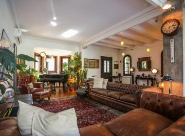 Casa · 183m² · 5 Ambientes · 2 Cocheras · Venta Casa de Revista Olivos Totalmente Equipada