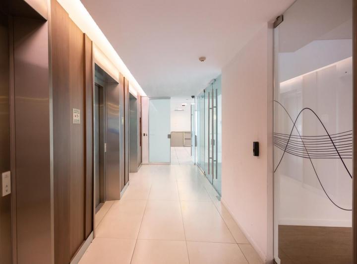 Oficina comercial · 460m² · 11 Ambientes · 8 Cocheras