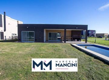 Casa · 120m² · 5 Ambientes · 3 Cocheras · Casa en Santa Clara Al Sur