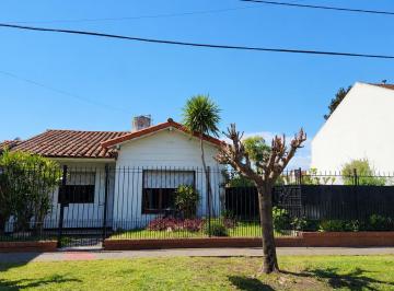 Casa · 130m² · 4 Ambientes · 1 Cochera · Casa Venta 500 m²
