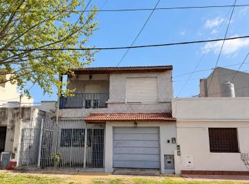 Casa · 180m² · 8 Ambientes · Casa - Lomas de Zamora Oeste