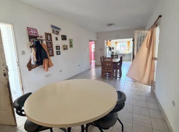 Casa · 2 Dormitorios · 1 Cochera · Casa en San Ignacio