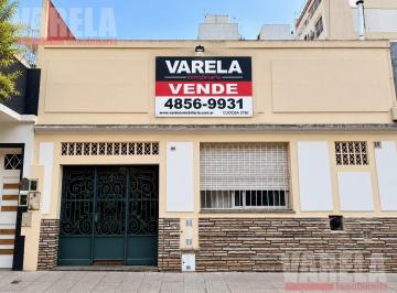 Casa · 110m² · 4 Ambientes · Casa en Venta 4 Amb. C/terraza y Garage - Pasaje F. Desiderio Davel 580 - Caballito. U$s 225.000